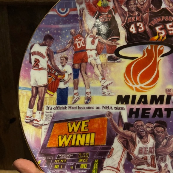 MIAMI HEAT 5th Anniversary celeb.,collectible plate . Dinner size plate. - Picture 4 of 7